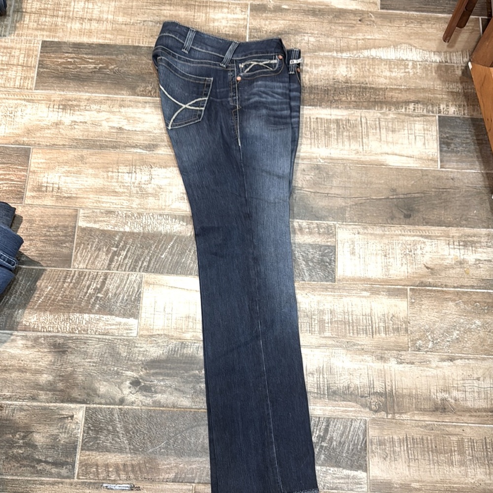 Ariat jeans 30 reg straight leg starched